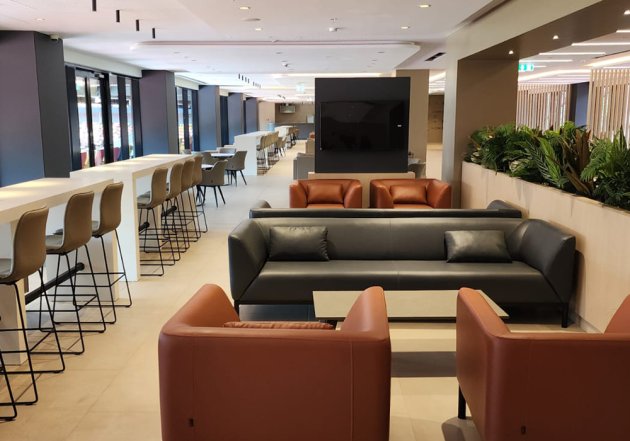 Modern Ortak Kullanım Alanı Mobilyaları – Stadyum İçi Konforlu Sosyal Alan Konsepti